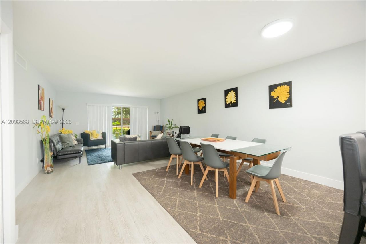 350 Racquet Club Rd , Unit 102, Weston, FL 33326 Photo