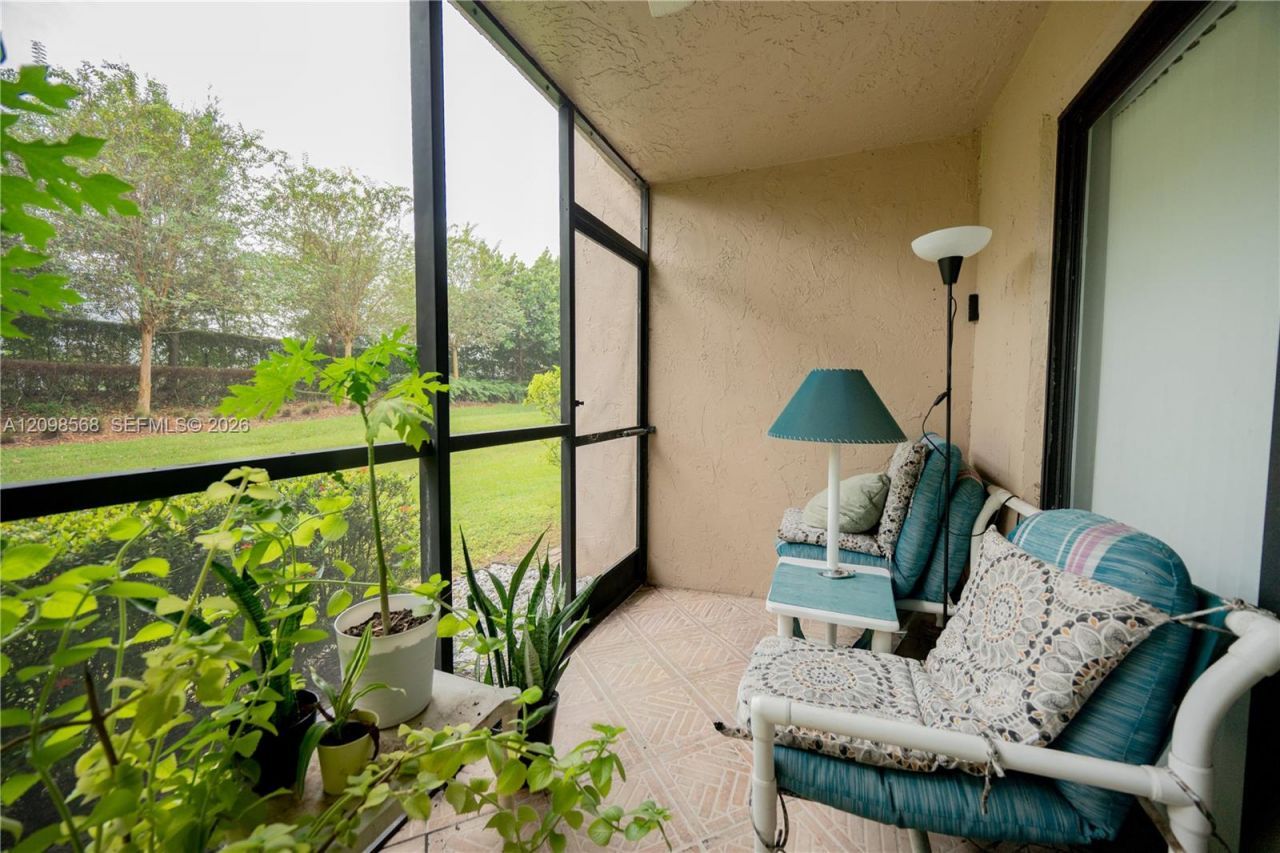 350 Racquet Club Rd , Unit 102, Weston, FL 33326 Photo