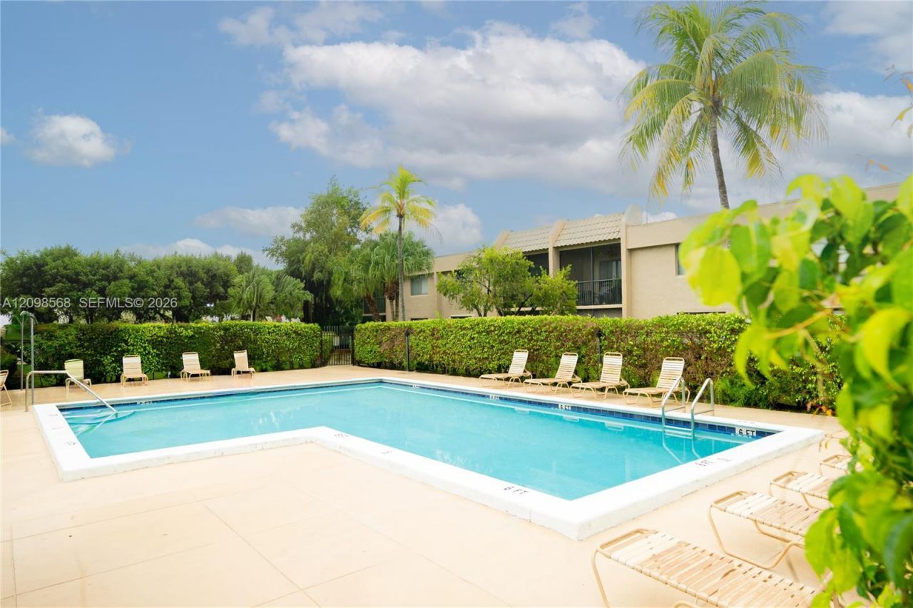 350 Racquet Club Rd , Unit 102, Weston, FL 33326 Photo