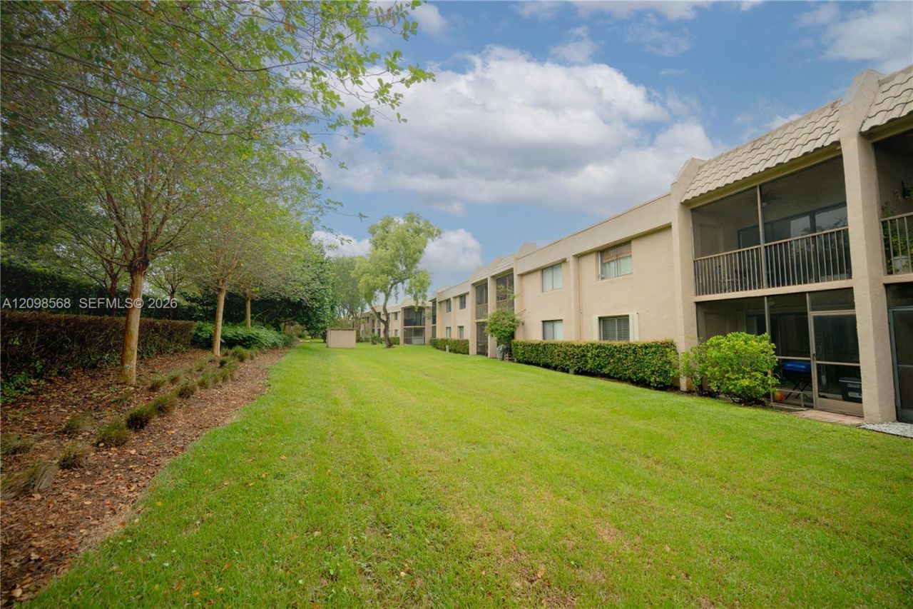 350 Racquet Club Rd , Unit 102, Weston, FL 33326 Photo