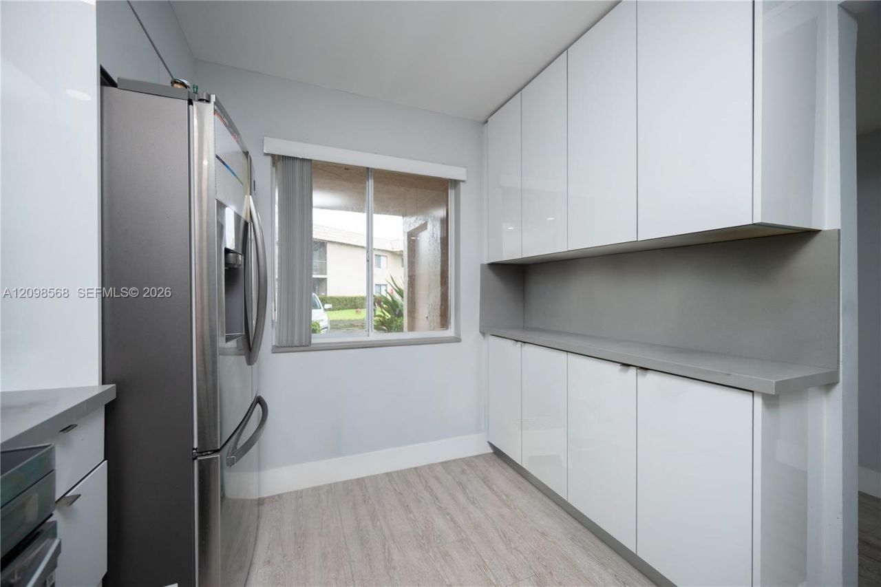350 Racquet Club Rd , Unit 102, Weston, FL 33326 Photo
