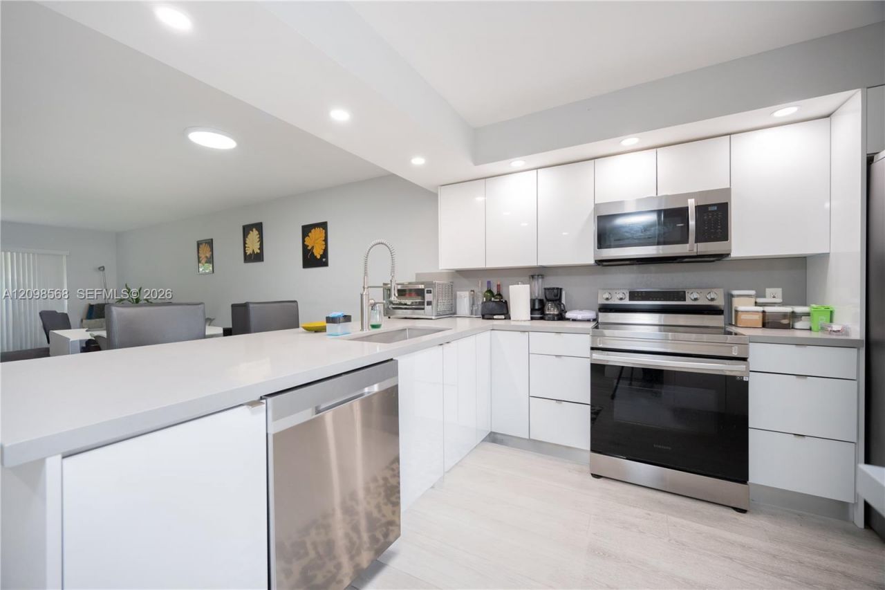350 Racquet Club Rd , Unit 102, Weston, FL 33326 Photo
