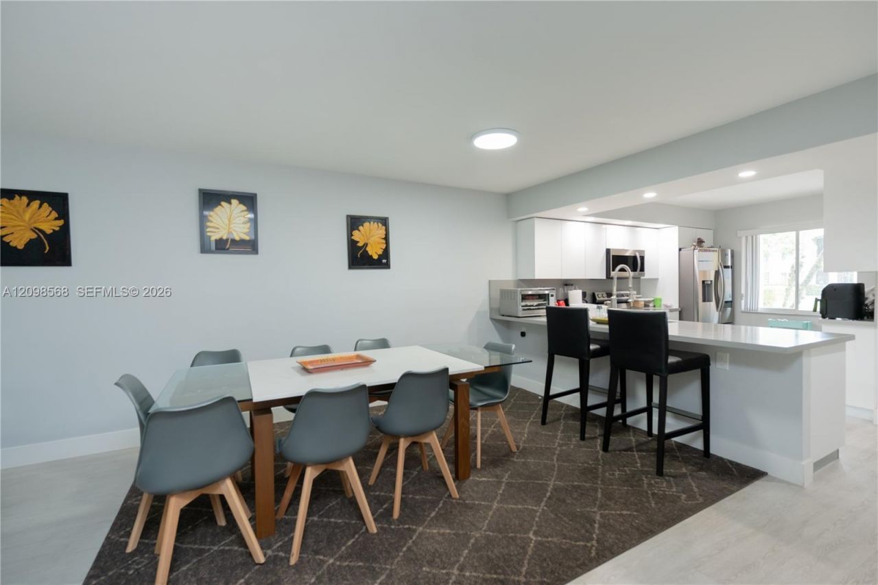 350 Racquet Club Rd , Unit 102, Weston, FL 33326 Photo