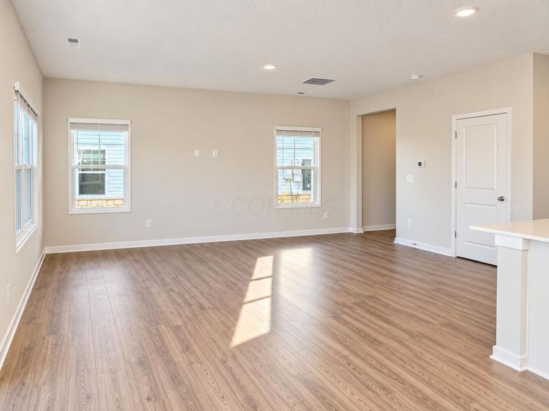 6282 Marinelli Drive N, Columbus, OH 43228 Photo 5