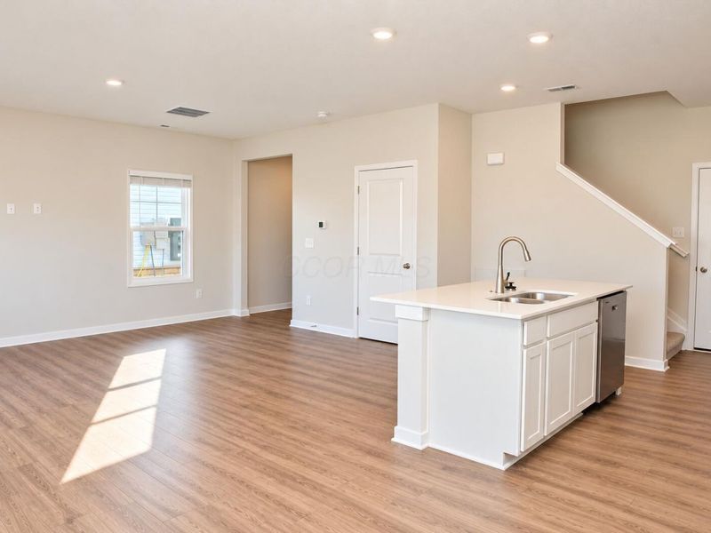 6282 Marinelli Drive N, Columbus, OH 43228 Photo 6