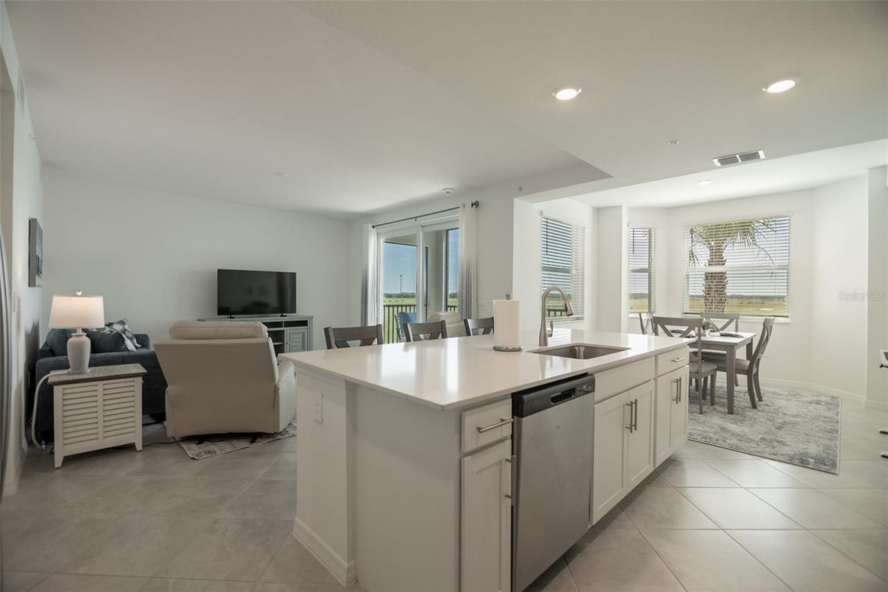 19140 Scallop Loop, Unit 302, Lakewood Ranch, FL 34211 Photo