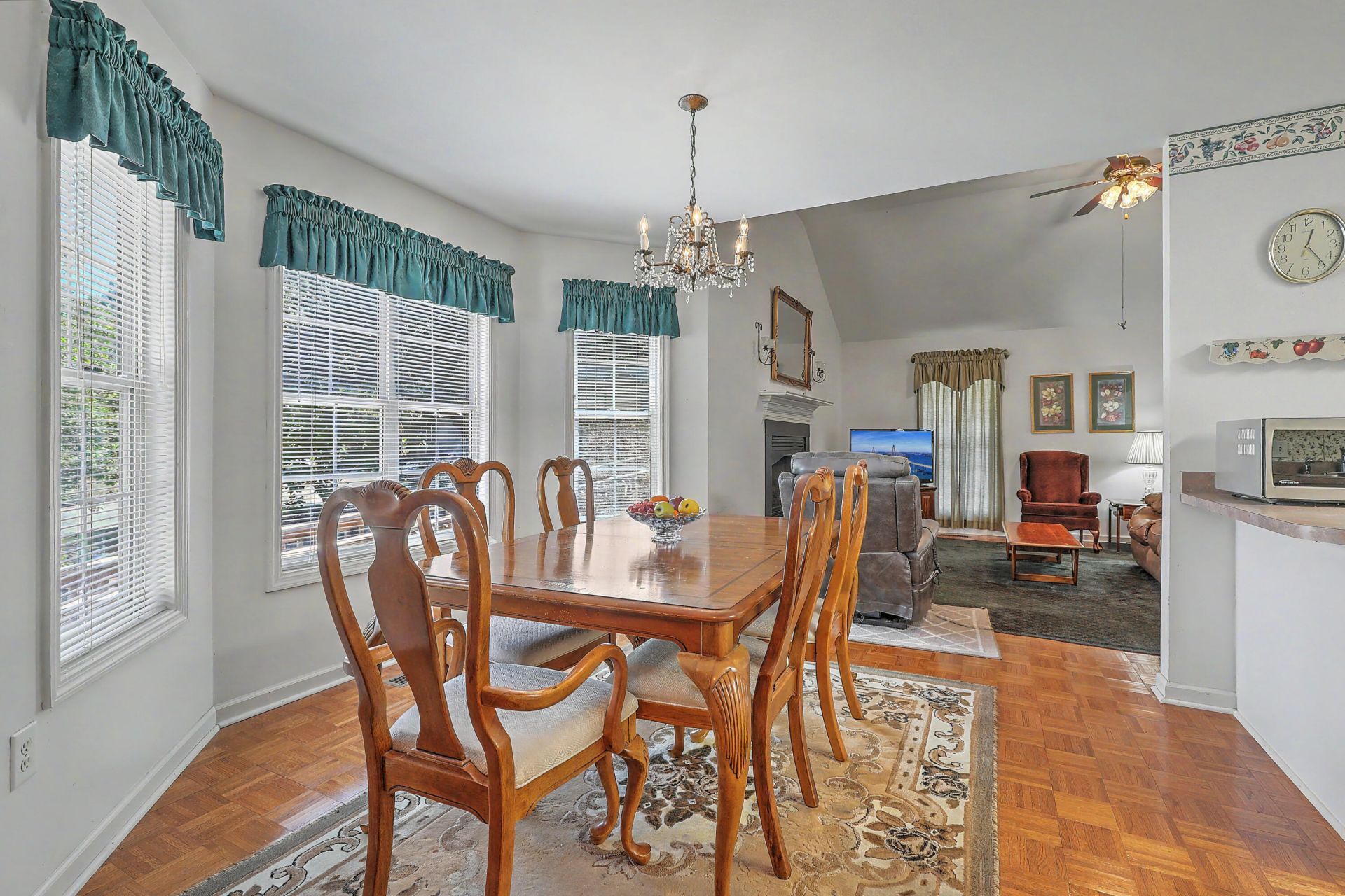1186 Redbud Court Photo 12
