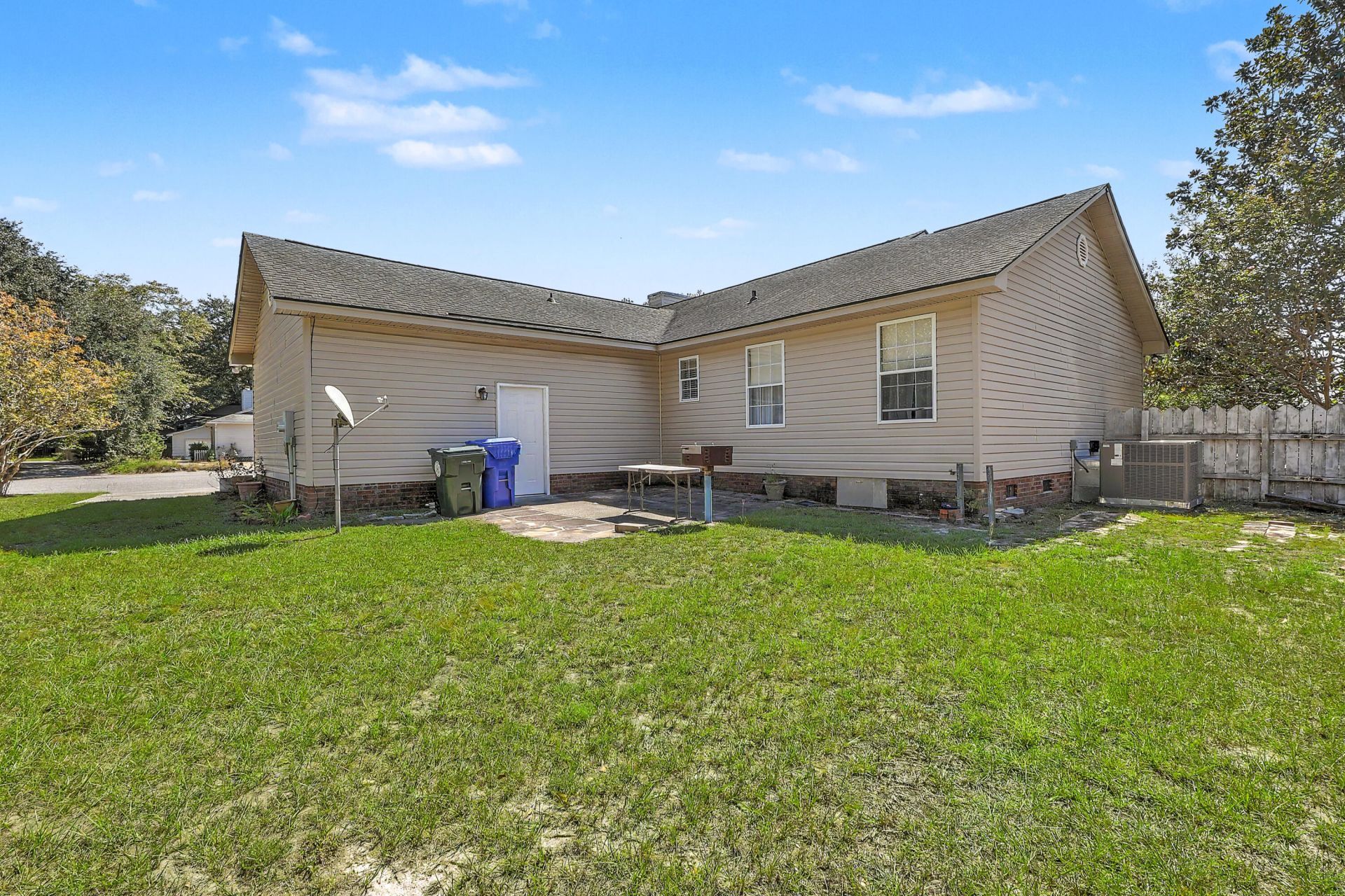 1186 Redbud Court Photo 27