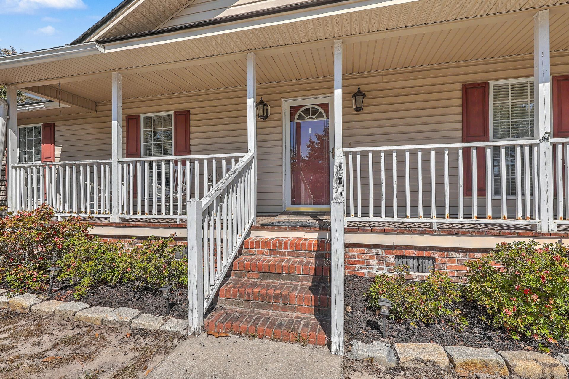 1186 Redbud Court Photo 5