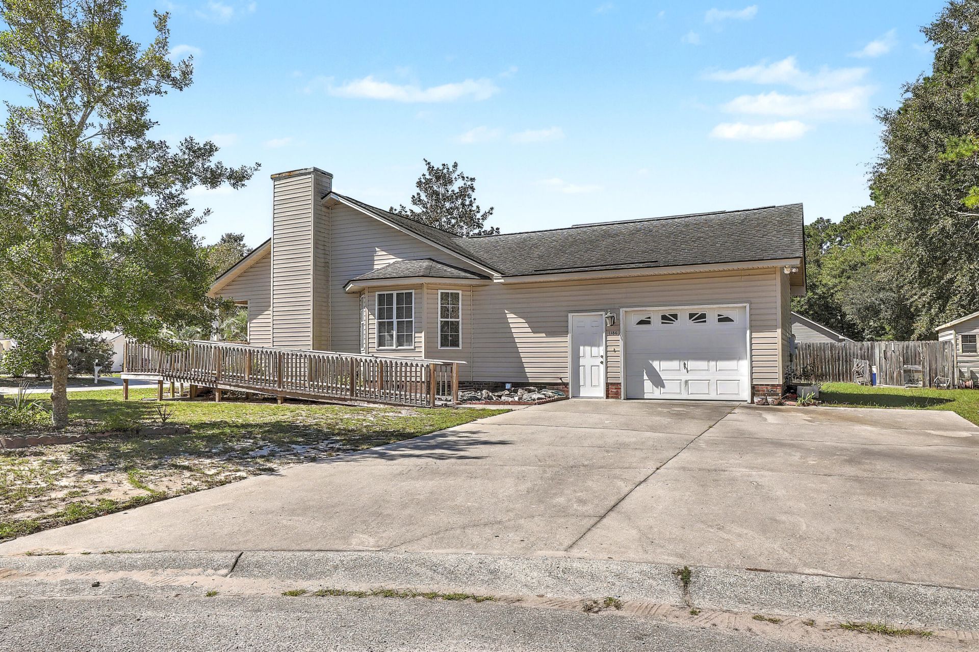 1186 Redbud Court Photo 7