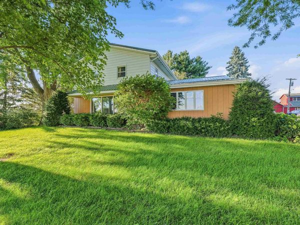 W7274 Hwy 33, Beaver Dam, WI 53916