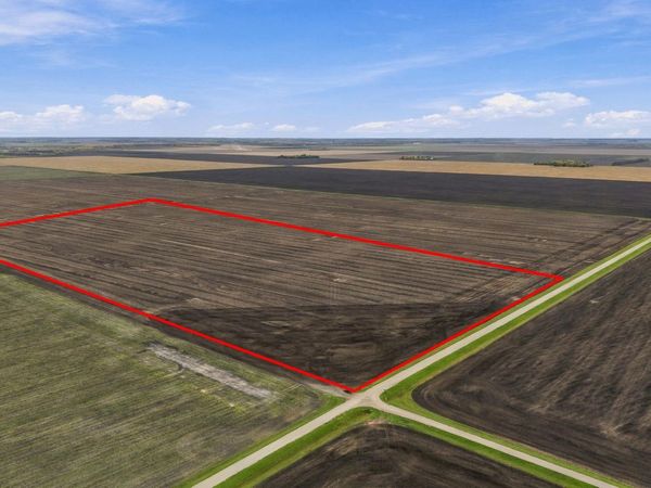 00 rural, Hillsboro, ND 58045