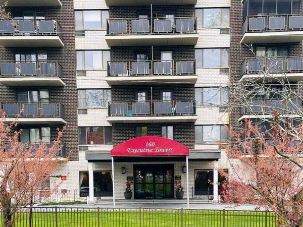 160 Academy Street , Unit 2J, Poughkeepsie, NY 12601