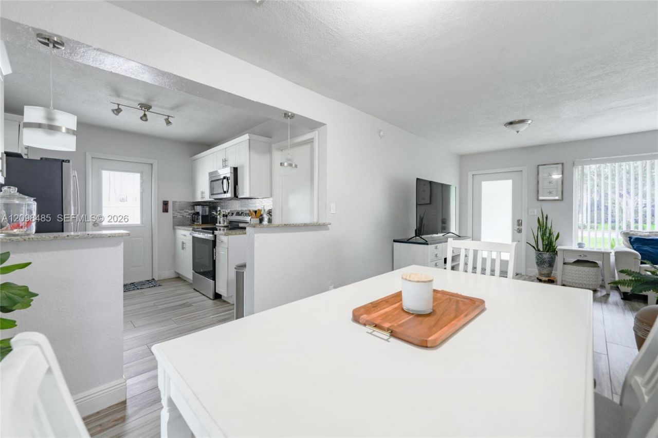 1101 E River Dr, Margate, FL 33063 Photo