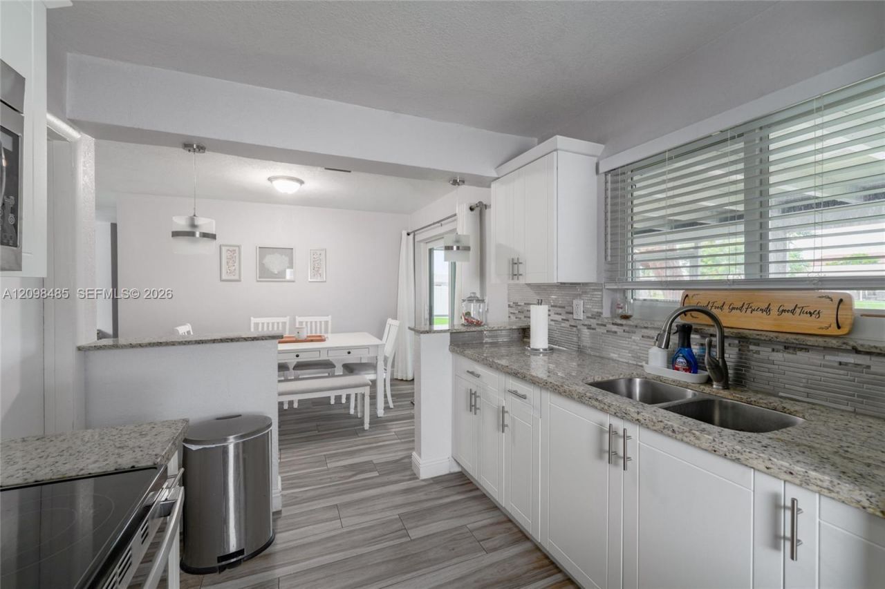 1101 E River Dr, Margate, FL 33063 Photo