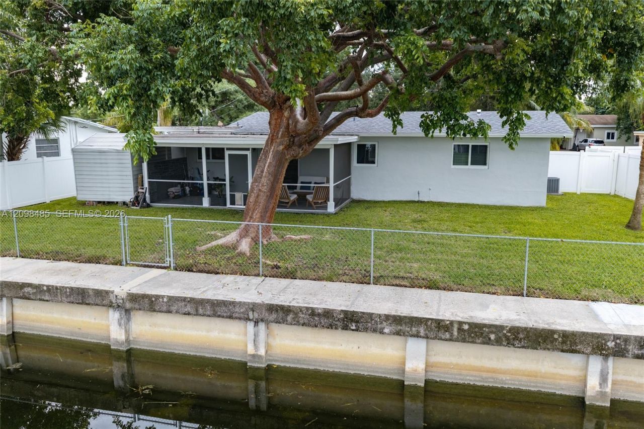 1101 E River Dr, Margate, FL 33063 Photo