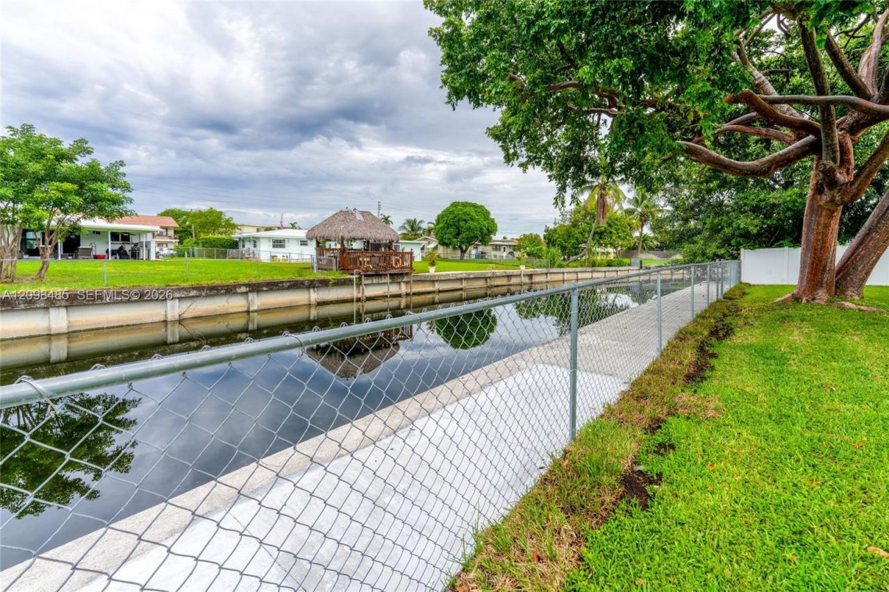 1101 E River Dr, Margate, FL 33063 Photo