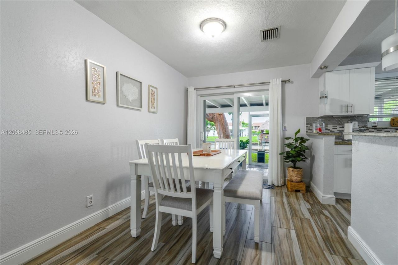 1101 E River Dr, Margate, FL 33063 Photo