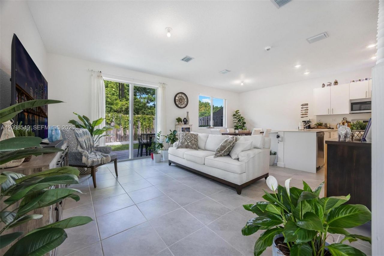 1418 SE 6th Rd , Homestead, FL 33034 Photo