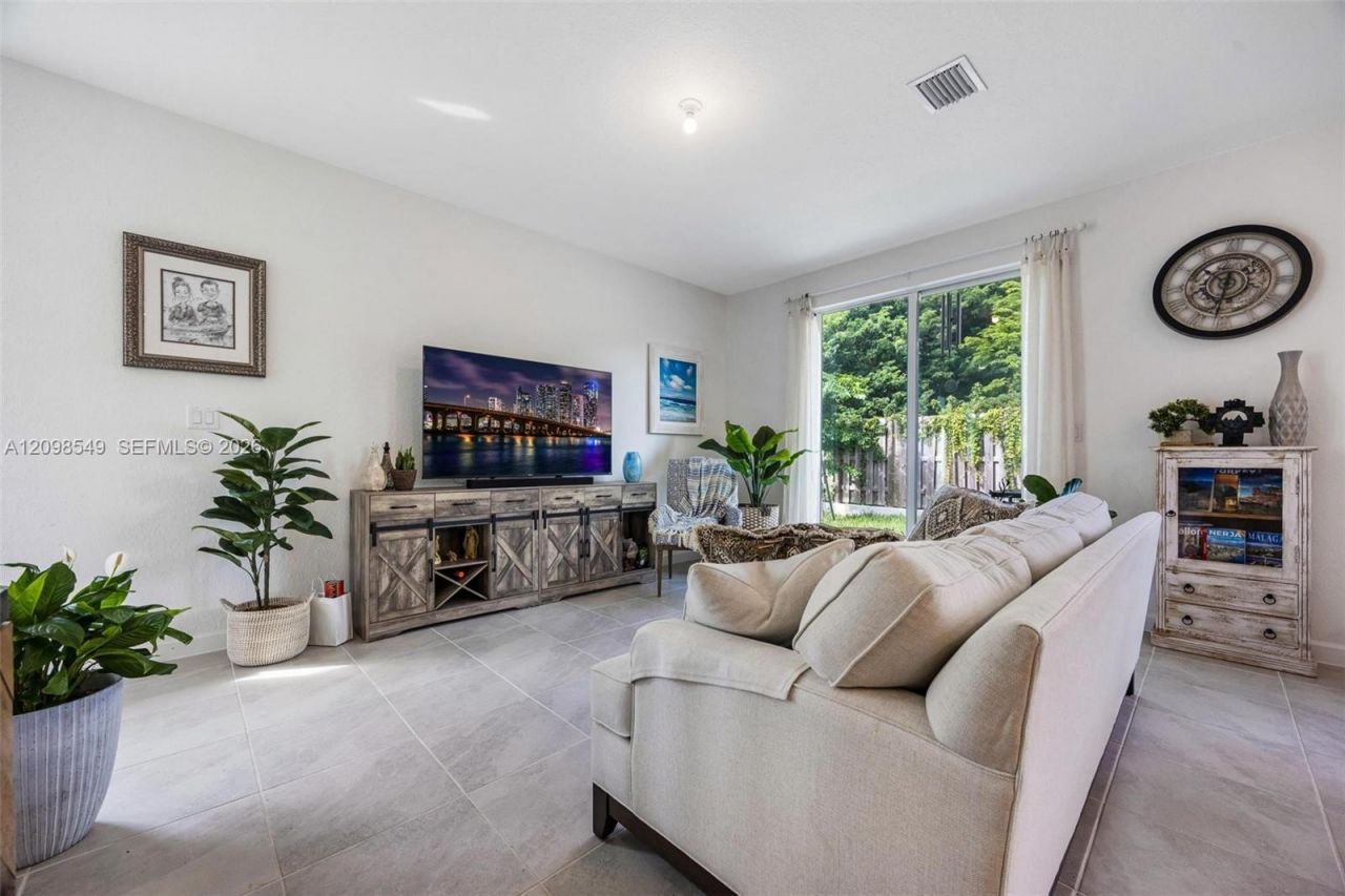 1418 SE 6th Rd , Homestead, FL 33034 Photo