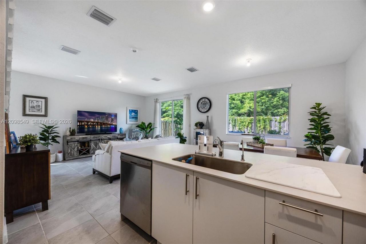 1418 SE 6th Rd , Homestead, FL 33034 Photo