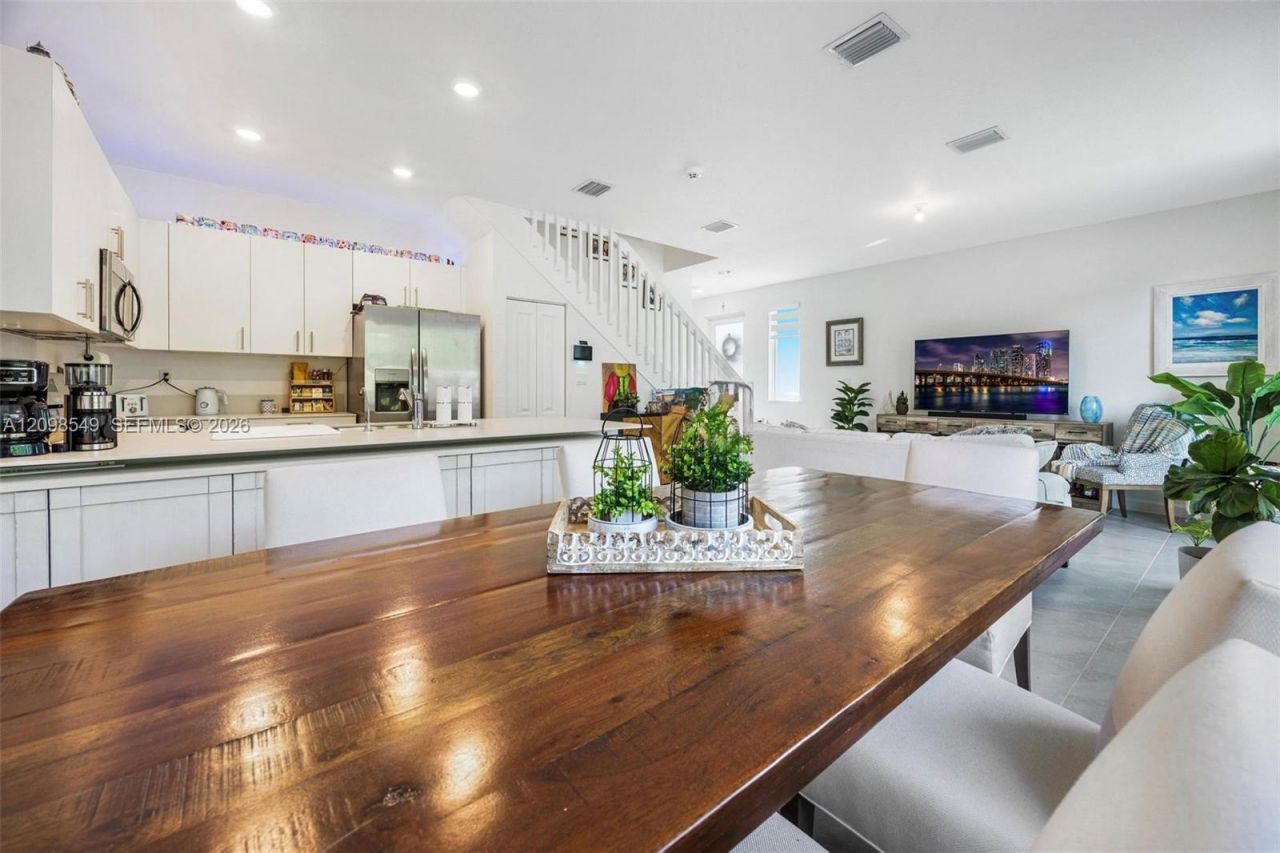 1418 SE 6th Rd , Homestead, FL 33034 Photo