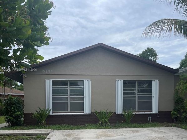 5872 E Bermuda Cir E, West Palm Beach, FL 33407