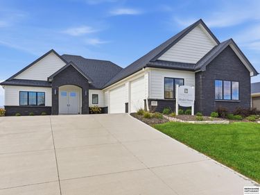 3016 S 209 Court, Elkhorn, NE 68022