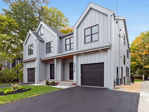 212-214 Auburn, Unit 214, Newton, MA 02466