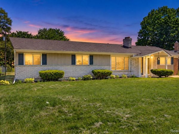 51056 Fairlane Drive , Shelby Township, Mi 48316