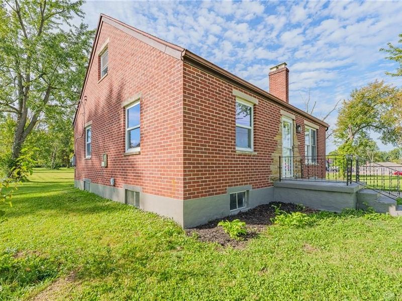3869 Kemp Road, Beavercreek, OH 45431 Photo 3