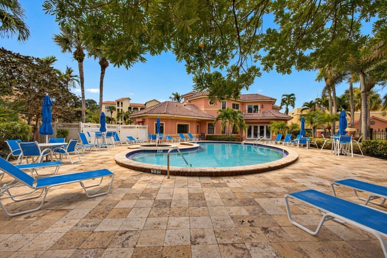 42 Uno Lago Drive, Juno Beach, FL 33408 Photo