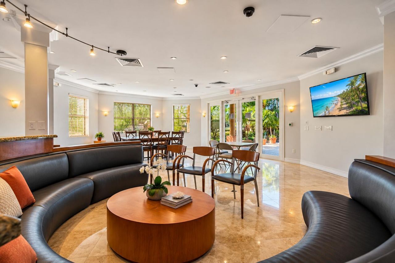 42 Uno Lago Drive, Juno Beach, FL 33408 Photo
