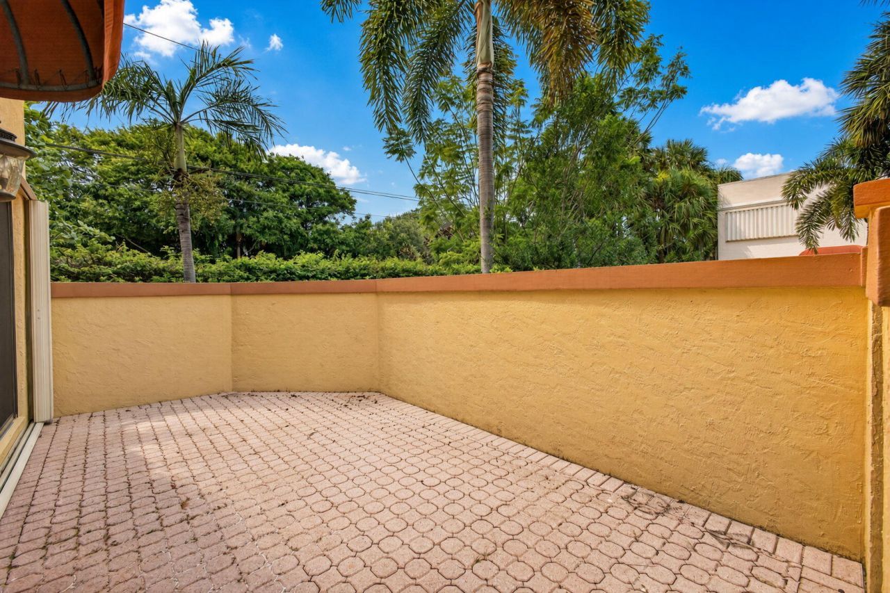 42 Uno Lago Drive, Juno Beach, FL 33408 Photo