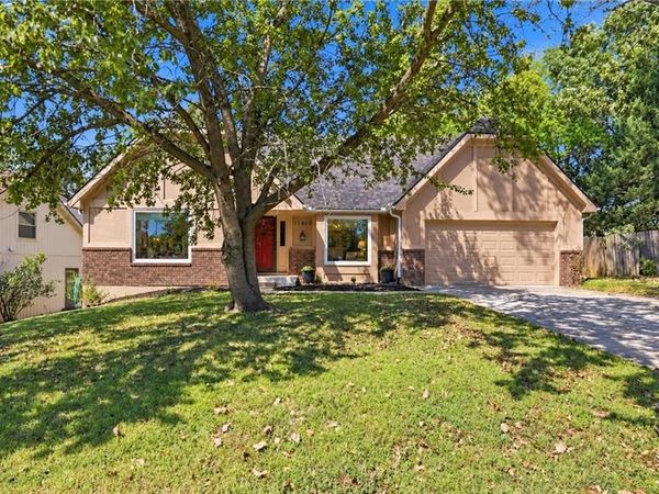 11800 W 99TH Terrace, Overland Park, KS 66214