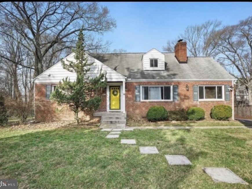 8801 Christina Lane, Clinton, MD 20735 Main Photo