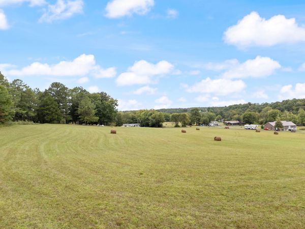 0 White Oak Rd, Mc Ewen, TN 37101
