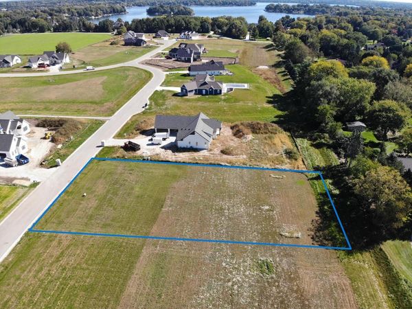 N62W35631 DOOLAN DRIVE, Unit Lt43, Oconomowoc, WI 53066