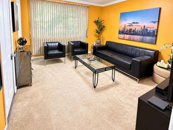 1621 N Drake Avenue , Chicago, IL 60647