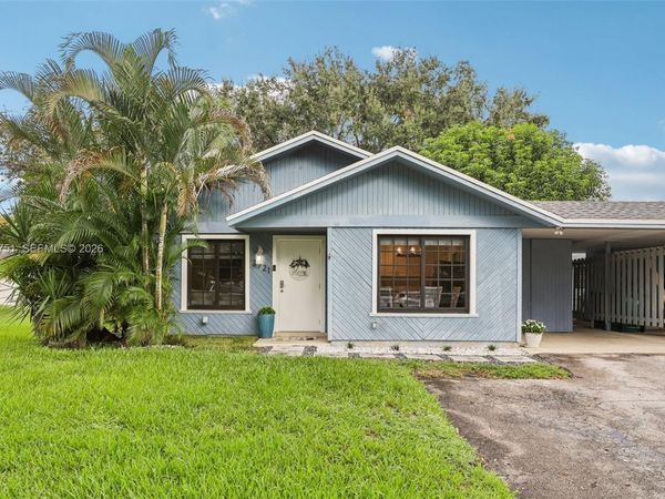 3721 W Valley Green Dr, Unit 48, Davie, FL 33328