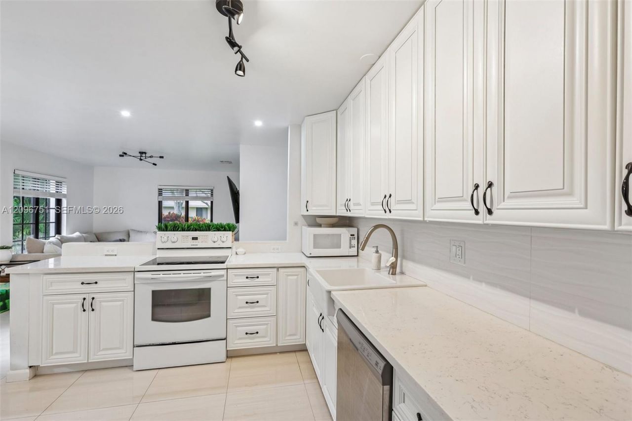 3721 W Valley Green Dr, Unit 48, Davie, FL 33328 Photo