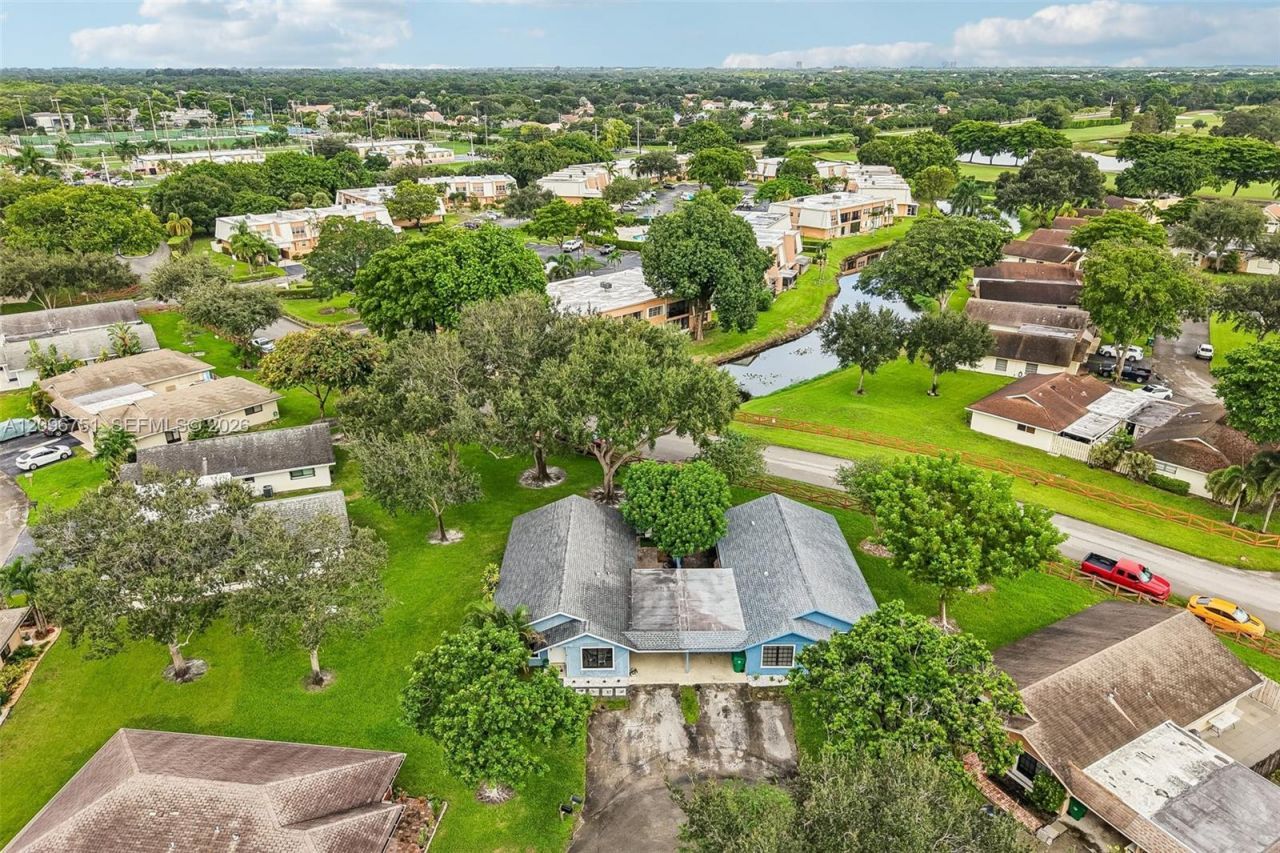 3721 W Valley Green Dr, Unit 48, Davie, FL 33328 Photo
