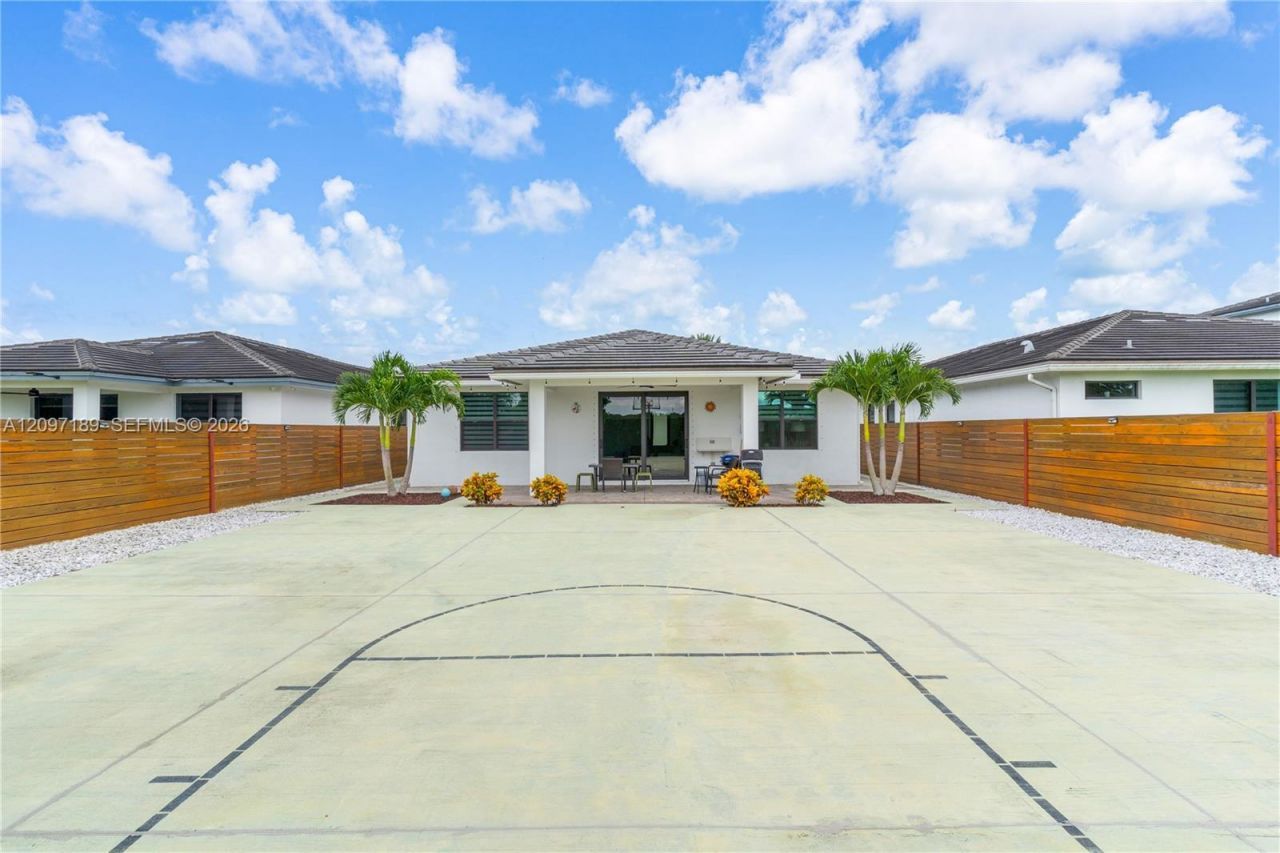 2885 SE 3rd St , Homestead, FL 33033 Photo