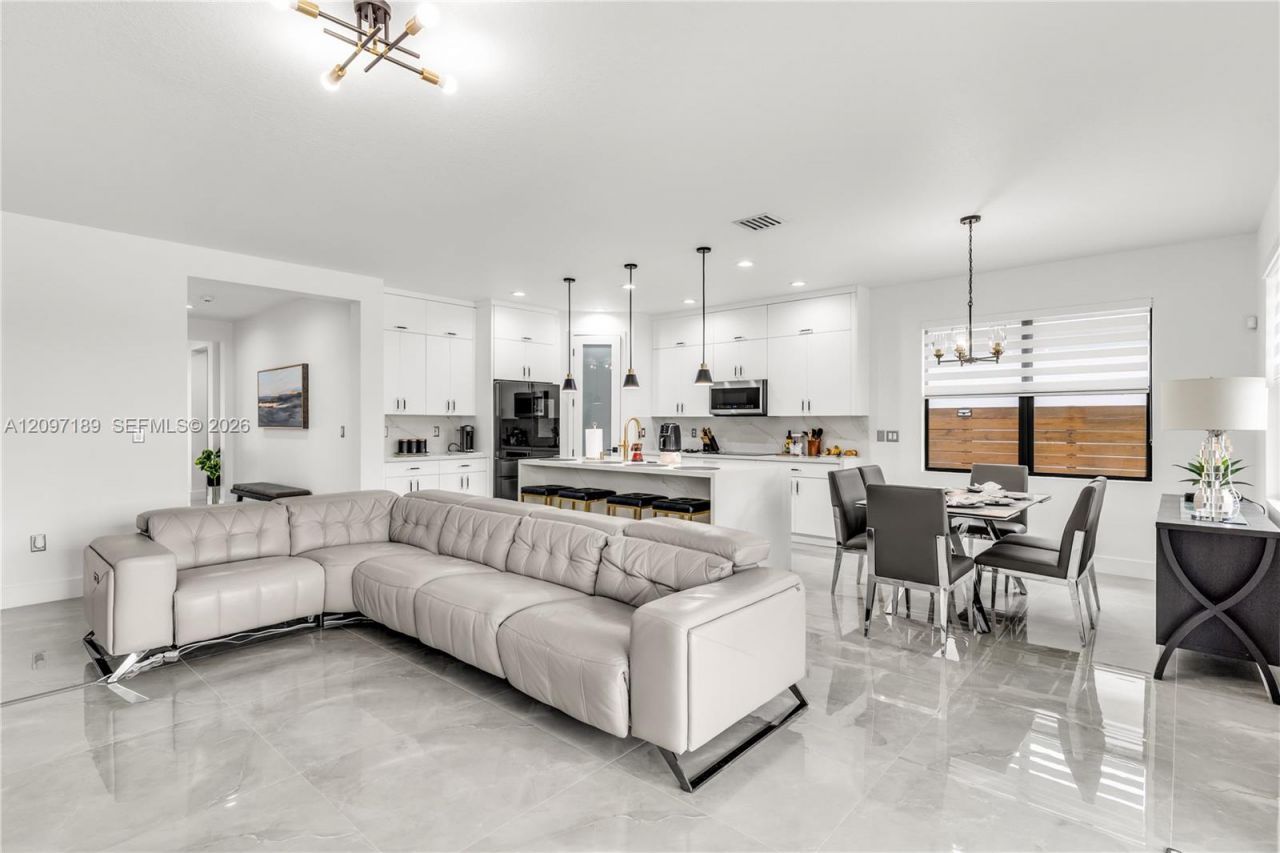 2885 SE 3rd St , Homestead, FL 33033 Photo