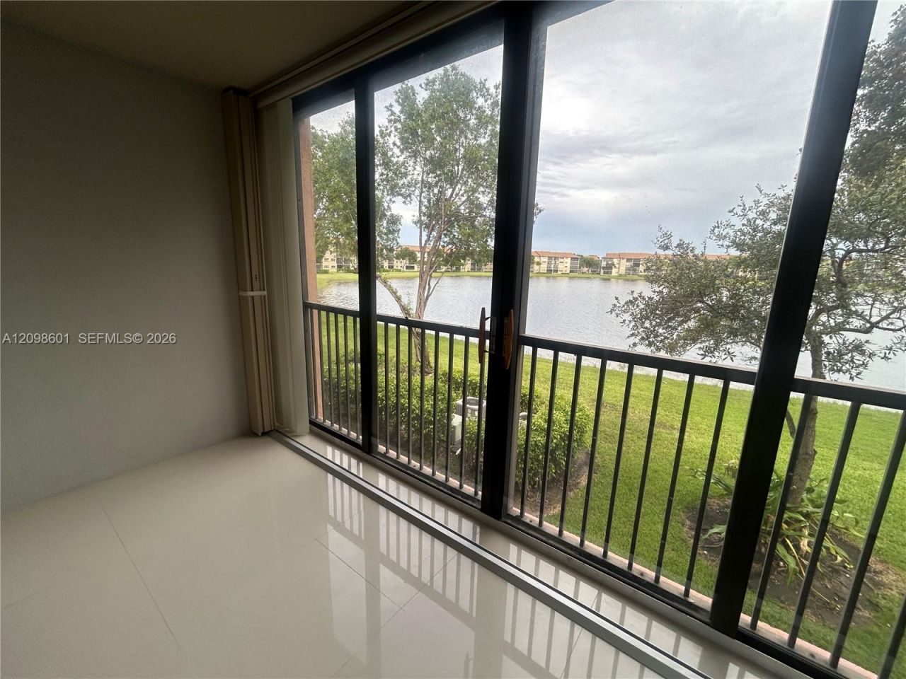 571 SW 141st Ave, Unit 212N, Pembroke Pines, FL 33027 Photo