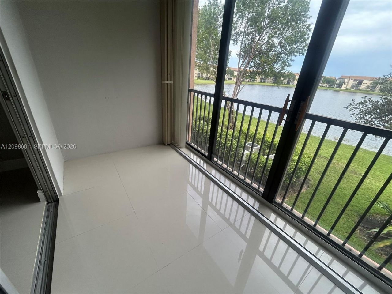 571 SW 141st Ave, Unit 212N, Pembroke Pines, FL 33027 Photo