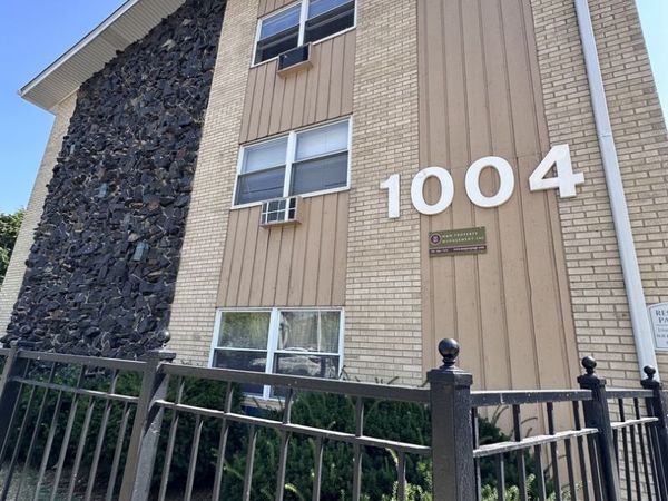 1004 Des Plaines Avenue , Unit 11, Forest Park, IL 60130