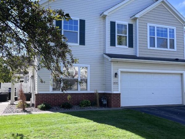 898 Providence Drive, Shakopee, MN 55379