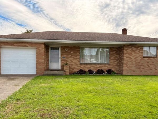 116 Benita Drive, Mingo Junction, OH 43938