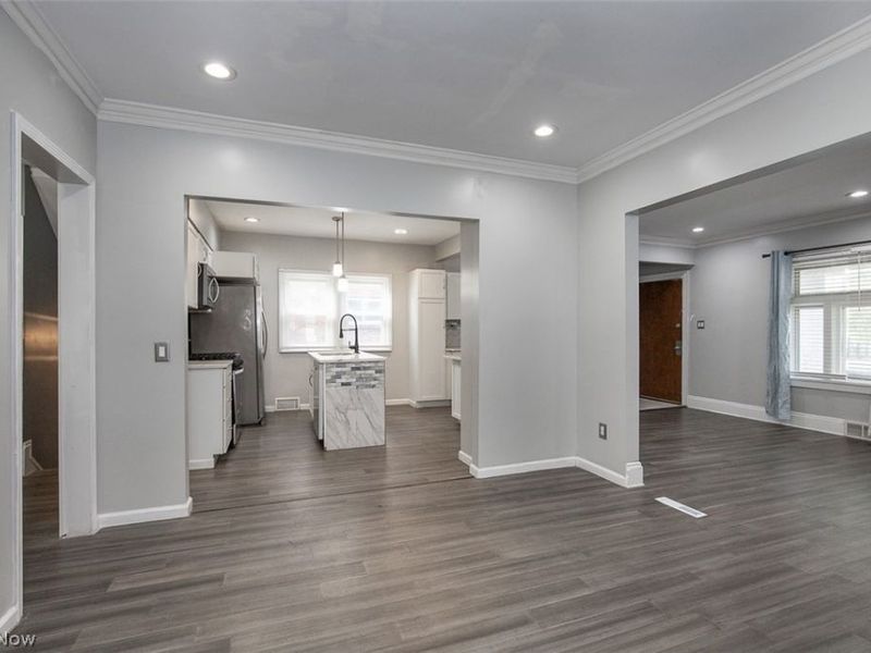 4075 E 147th Street, Cleveland, OH 44128 Photo 8